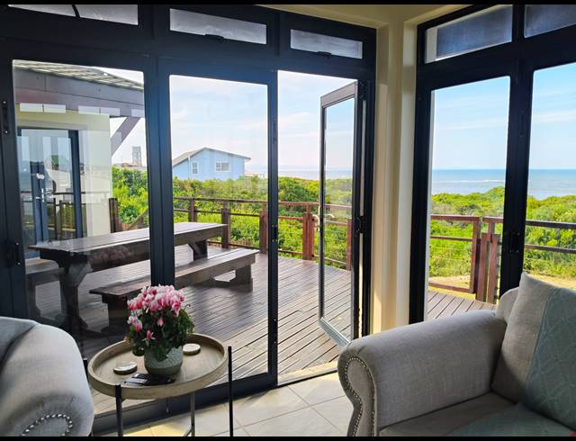6 BEDROOM HOUSE FOR SALE IN PARADISE BEACH